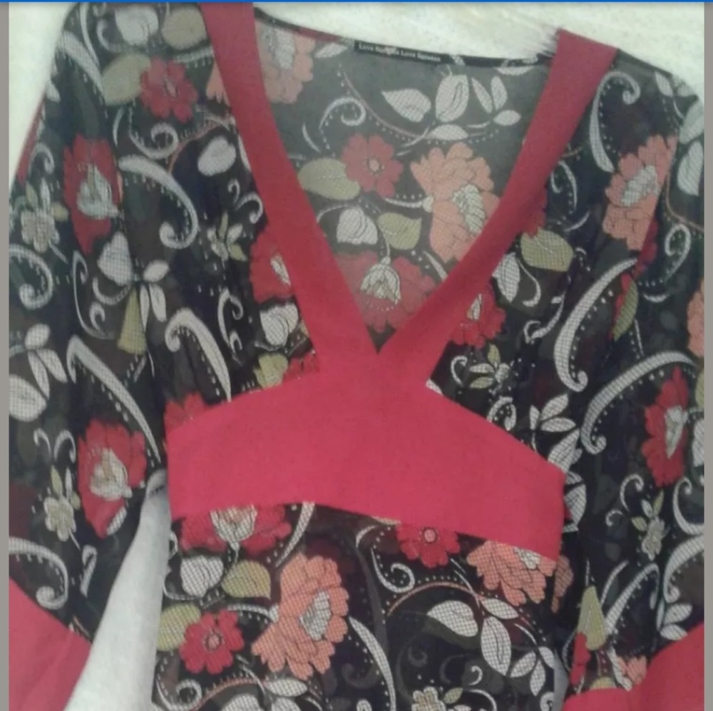 Love Squared Dark floral Print Dolman/KimonoTUNIC